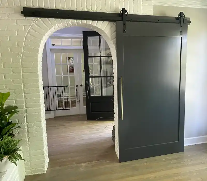 773_11zon PAINTED BARN DOOR